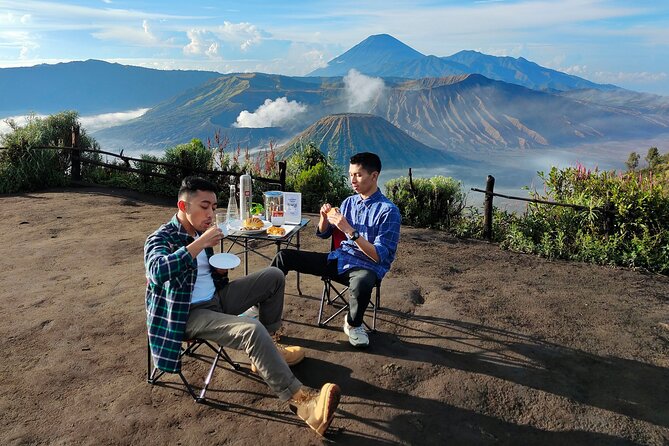 1 Day - Bromo Sunrise Romantic Breakfast // 00.30 - 13.00 - Black sand, savannah, and the ride back