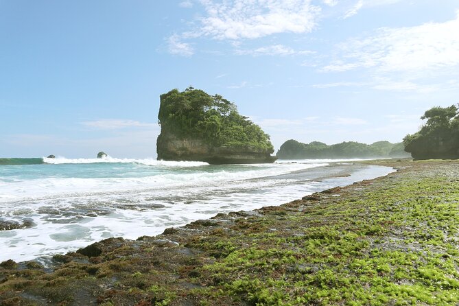 1 Day - Malang Beaches and Island Hopping // 06:30 - 17:30 - The 3:00 to 5:30 p.m. ride back to Malang