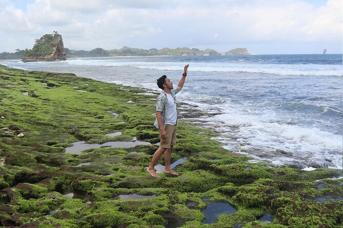 1 Day - Malang Beaches and Island Hopping // 06:30 - 17:30 - 6:30 a.m. pickup and the road south