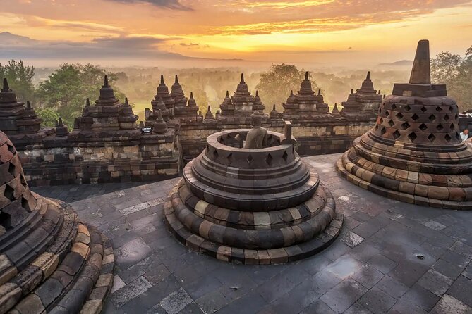 1 Day Yogyakarta tour ( Borobudur temple, Merapi Lava Tour, Prambanan Temple) - Prambanan: Hindu towers and a wider temple complex