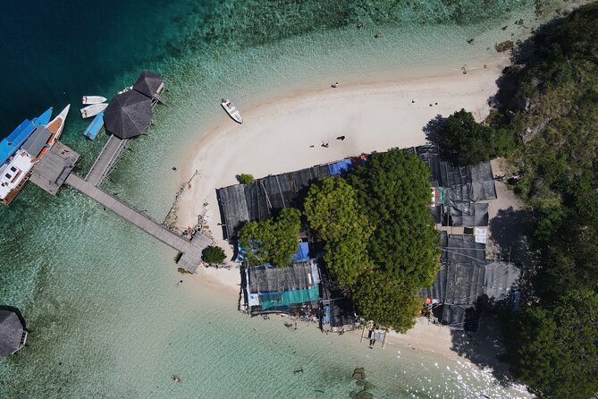 2 Days Tour to explore Labuan Bajo and Komodo Island - Day one: Kelor, Manjarite, and sunset at Kalong