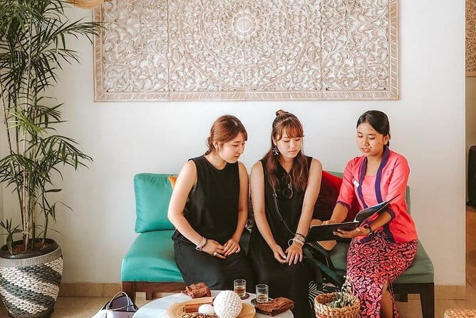 2 hours Bali Lulur Massage & Spa Treatment Including Hotel Transfers - A welcome drink and the foot-washing ritual