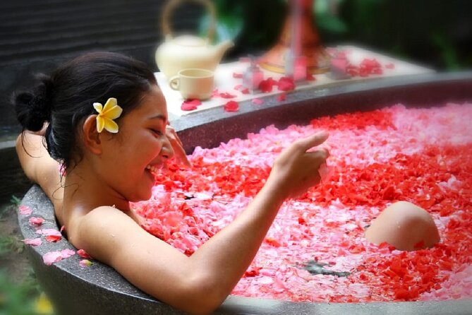 2 hours Bali Lulur Massage & Spa Treatment Including Transfers - The welcome drink and five-minute foot wash