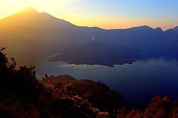 2D-1N Hiking Rinjani To Rim Senaru - Dewa Trekking - Day 2: sunrise, breakfast, and the long descent