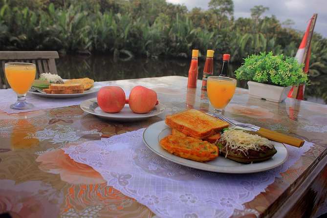 2Ns Orangutan Kelotok Tour in Tanjung Puting Kalimantan - Borneo - Meals, drinks, and the value of the $444 price