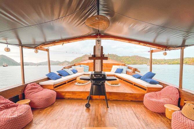 3 Days Deluxe Boat Private Cabin Sailing Trip in Komodo Island - Communication can make or break the schedule