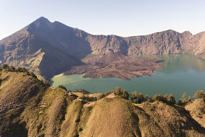3 Days Tour in Mount Rinjani Summit with Lake Hiking - The early start at Senaru and Sembalun