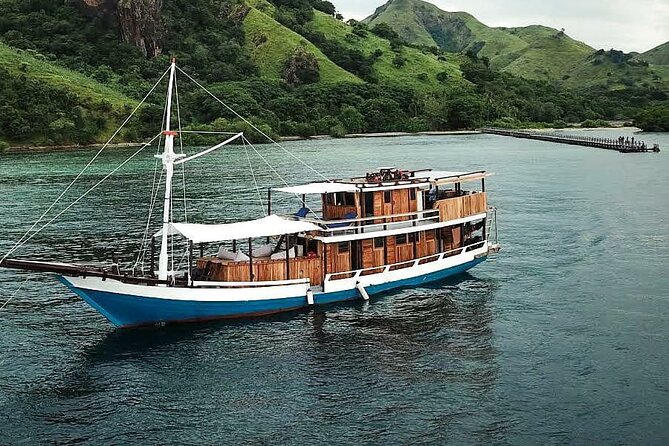 3D/2N Komodo Tour by Private Boat for 10 pax - What is included, and where the value lies