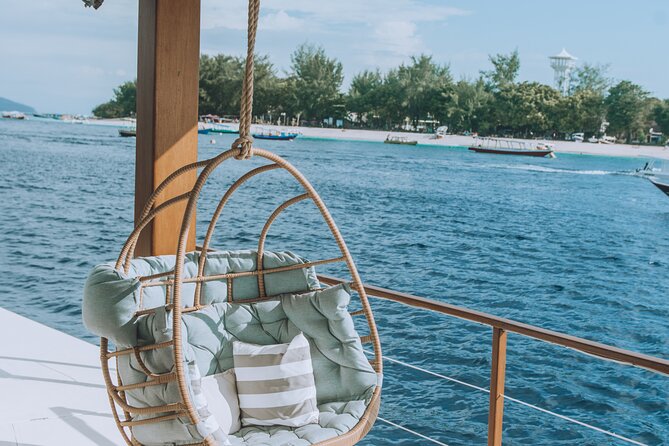 4-in-1 • Gili Islands Half-day Snorkel & Lunch Catamaran Tour - Turtle City: the main wildlife draw