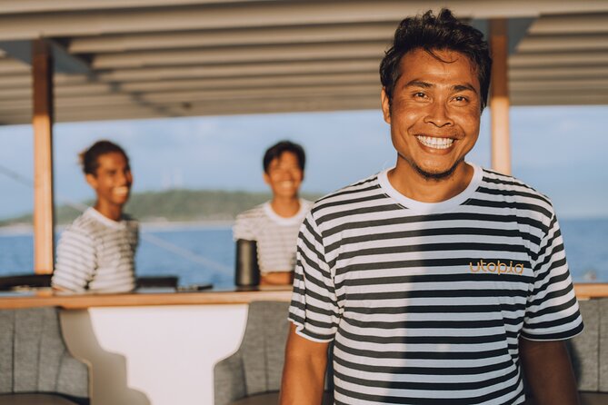4-in-1 • Gili Islands Half-day Snorkel & Lunch Catamaran Tour - What the crew adds to the day