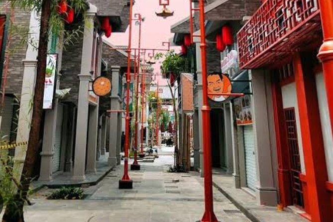 Afternoon Guided Chinatown Tour in Jakarta - PIK Avenue and Jakarta after sunset