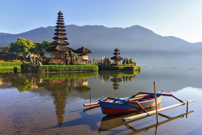 All Inclusive Sekumpul Waterfall Trekking , Handara Gate & Temple - Handara Gate: 30 minutes for Bali’s famous photo