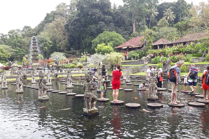 Amazing 4 Day Bali Tour Packages - Day 2: Tanah Lot, Beratan Lake, and Bali’s cool highlands