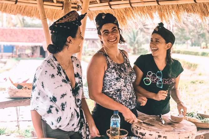 Authentic Balinese Cooking Classes - The morning market: shopping is part of the lesson