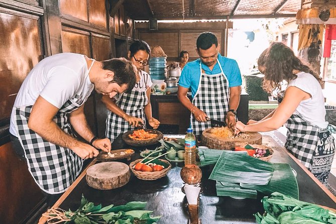 Authentic Balinese Cooking Classes - Timing, pickup, and cancellation advice
