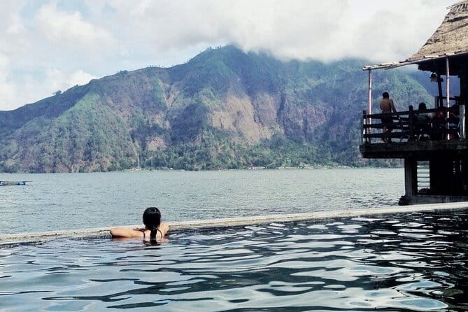 Bali day trip : Batur Sunrise Hike and Hot Spring All inclusive - An hour at Batur Natural Hot Spring