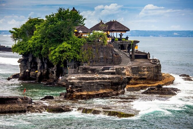 Bali Day Trip to Ubud Highlight Tour and Tanah Lot Temple - Batuan Temple: architecture and local performance