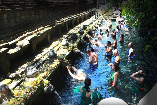 Bali Day Trip: Ubud Temples & Hidden Waterfalls - Tirta Empul Temple and the purification pools