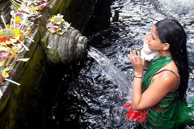 Bali Day Trip: Ubud Temples & Hidden Waterfalls - Kanto Lampo Waterfall’s close-up setting