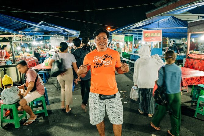 Bali Food Tour: Savor Street Food and Night Market Adventures - A Balinese dinner away from the usual restaurant circuit