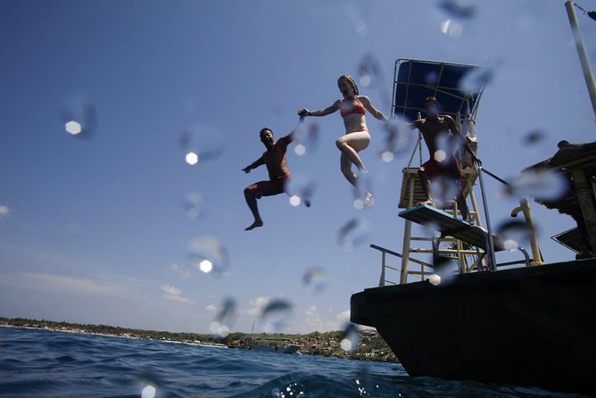 Bali Hai - Reef Cruise - Lunch, refreshments, and what the price covers
