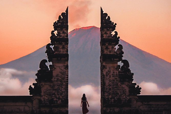 ️ Bali Instagram Tour: The Most Famous Spots (Private & All-Inclusive) - Lempuyang Temple before the crowds