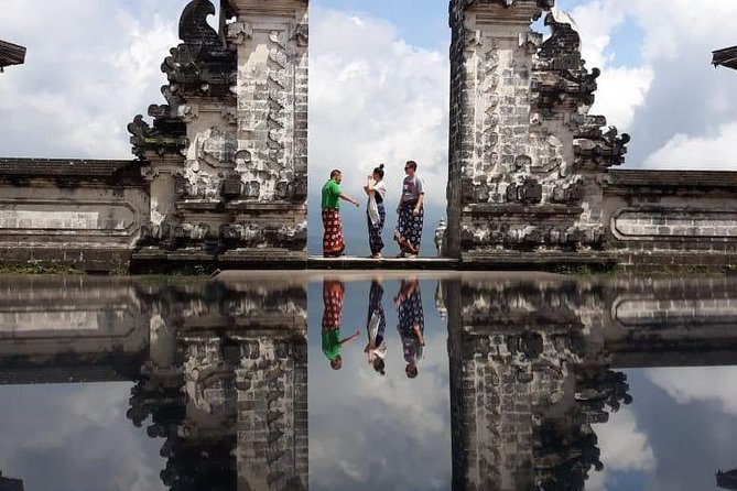 Bali : Instagrams Tour Lempuyang Temple, Tirta Gangga- Tukad Cepung , Tibumana Waterfall - Leaving Nusa Dua at 6:30 am