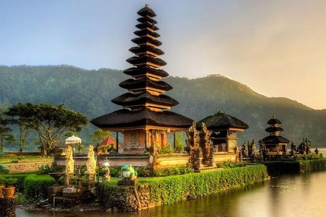 Bali Lempuyang Temple with Blue Lagoon Snorkeling - Who will get the most from this Bali day
