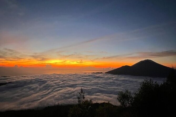 Bali Mount Batur Sunrise Hike and Natural Hot Spring - The 4:00 AM climb up Mount Batur