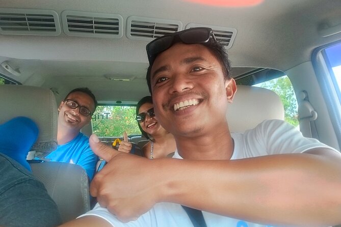 Bali Private arrival airport transfer - Finding Budi, Dewa, or another driver after landing