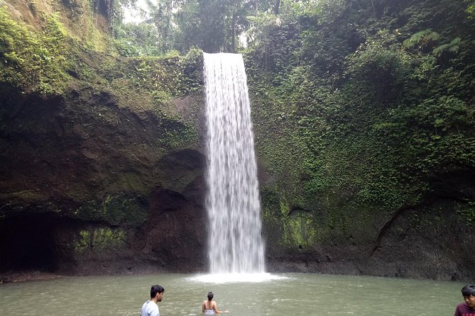 Bali Private Tour Guide And Driver - Meeting Agung and starting the day