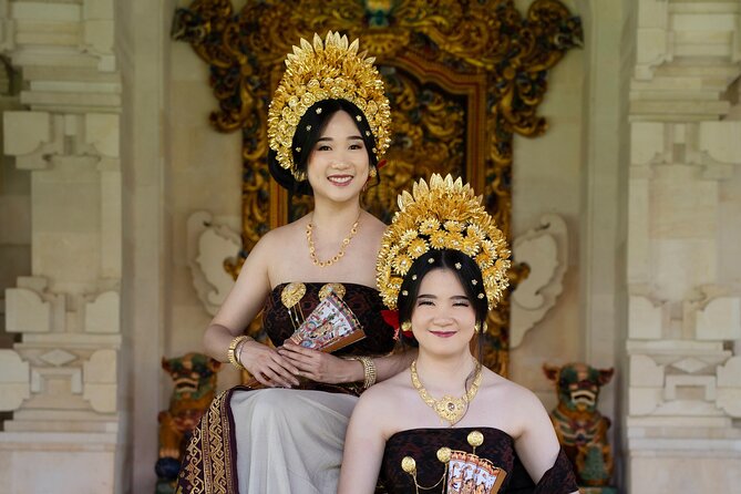 Bali Professional Photoshoot in Traditional Dress Outfit - Choosing a costume and getting ready