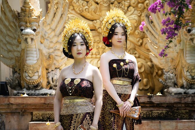 Bali Professional Photoshoot in Traditional Dress Outfit - Inside the traditional house studio