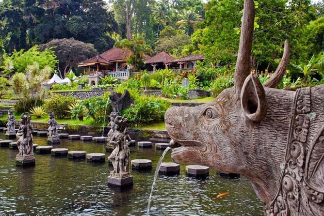 Bali Royal palaces (observe tour) - Charlie’s Chocolate Factory for a lighter finish