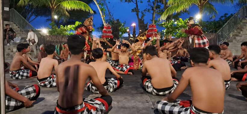 Bali: Tanah Lot Temple Sunset Kecak & Fire Dance Show Ticket - Understanding the Ramayana story on stage