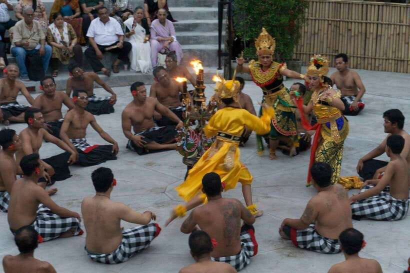 Bali: Tanah Lot Temple Sunset Kecak & Fire Dance Show Ticket - Exploring Tanah Lot before the dance