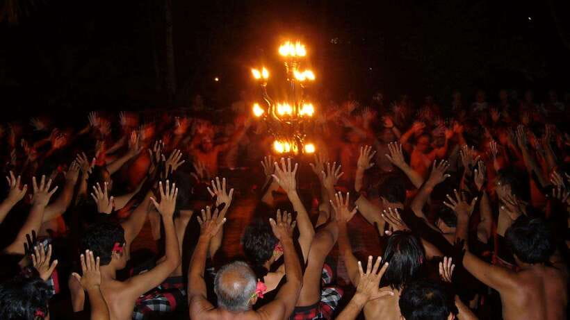 Bali: Ubud Kecak and Fire Dance Show Tickets - Following the Ramayana on a small stage