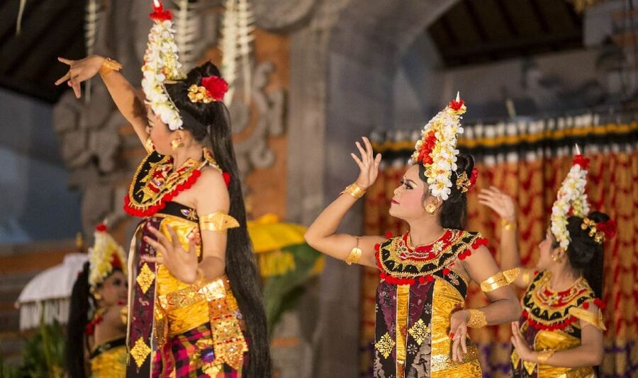 Bali: Ubud Palace Legong Dance Show Ticket - Who should book this performance?