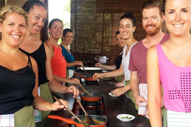 Bali Ubud Paon Cooking Class - Cooking in a Balinese home setting