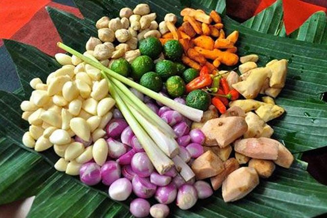 Balinese Cooking class with traditional morning market visit - Cooking in Laplapan village