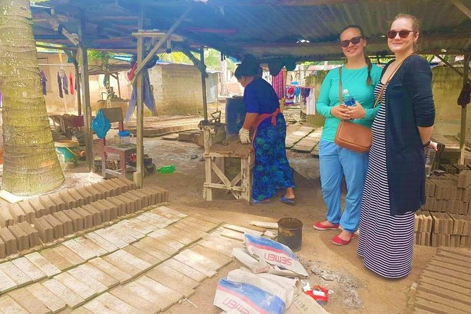 Batam Transport With Female Driver - Welcome to Batam Monument: a quick first photo stop