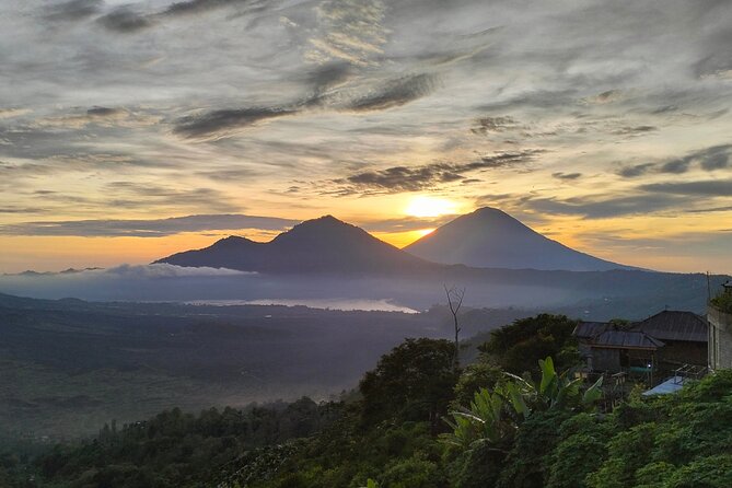Batur Volcano Sunrise Trekking, Rice Teracce & Bali Coffee Plantation Tour - The descent and the private vehicle