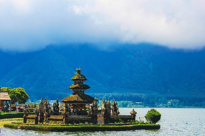 Bedugul and Singaraja Tour - Lovina’s black-sand coast and the lunch break