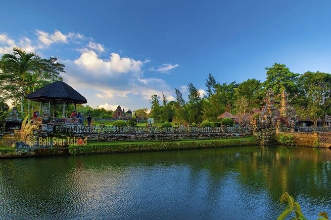 Beratan , lake side temple tour , all inclusive - Taman Ayun, the water-surrounded temple