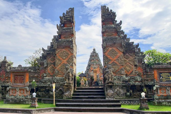 Best of Authentic Balinese Tour - Tegenungan Waterfall: impressive, but take care