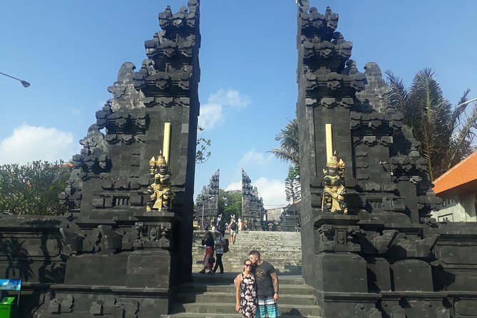 Best of Bali Tanah Lot & Uluwatu Temple Tour Package - Two Bali temples, two very different settings