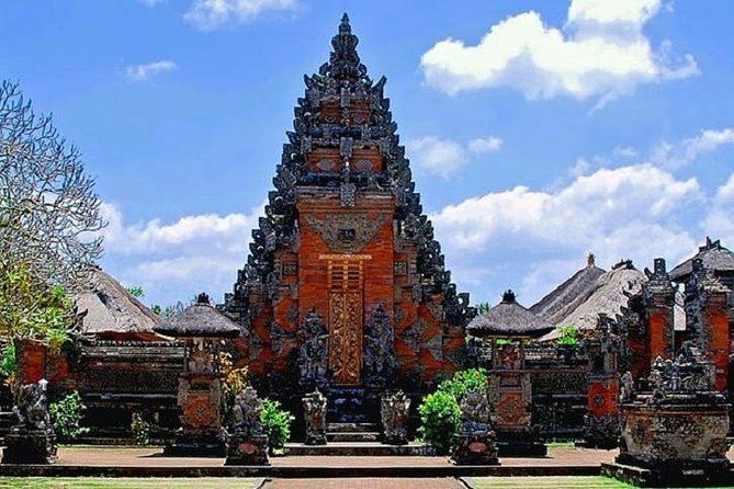 Best of Ubud Private Day Tour with All Inclusive - Batuan Temple and Balinese temple design