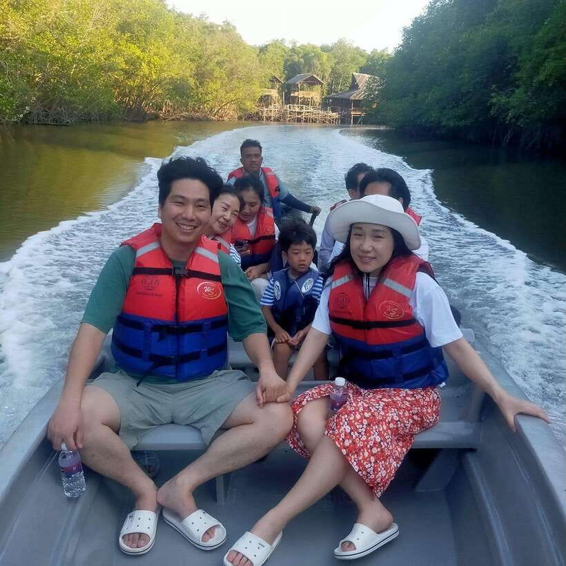 (: BINTAN :) Full Day Tour ( PRIVATE tour ) - Souvenir shopping and a flexible finish