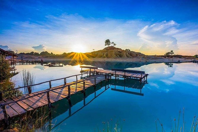 Bintan Sand Dunes & Blue Lakes Tour with Lunch - Lunch at a kelong restaurant over the water