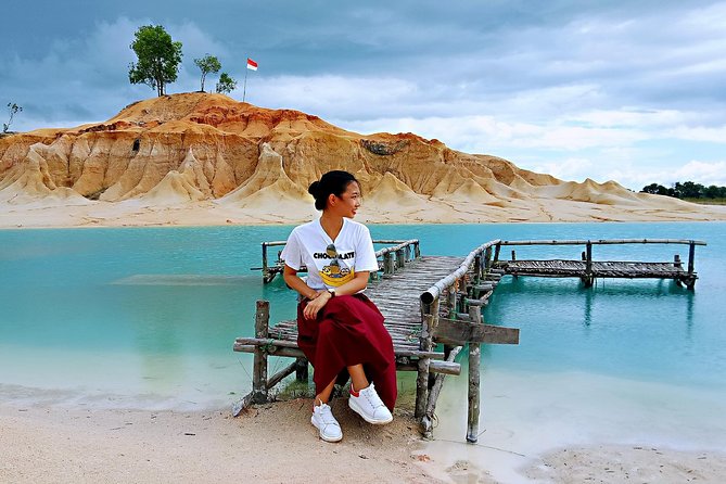 Bintan Sand Dunes & Blue Lakes Tour with Lunch - Fruit shops and local crafts keep the route practical